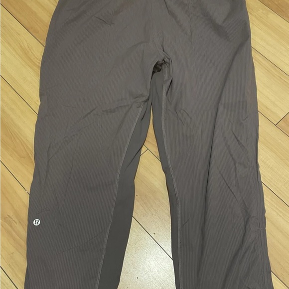 LULULEMON ATHLETICA Half Moon Dance STUDIO CROP PANTS Cinch *No Liner 12 XL - Picture 7 of 9